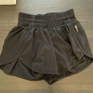 Lululemon tracker shorts 4” size 2